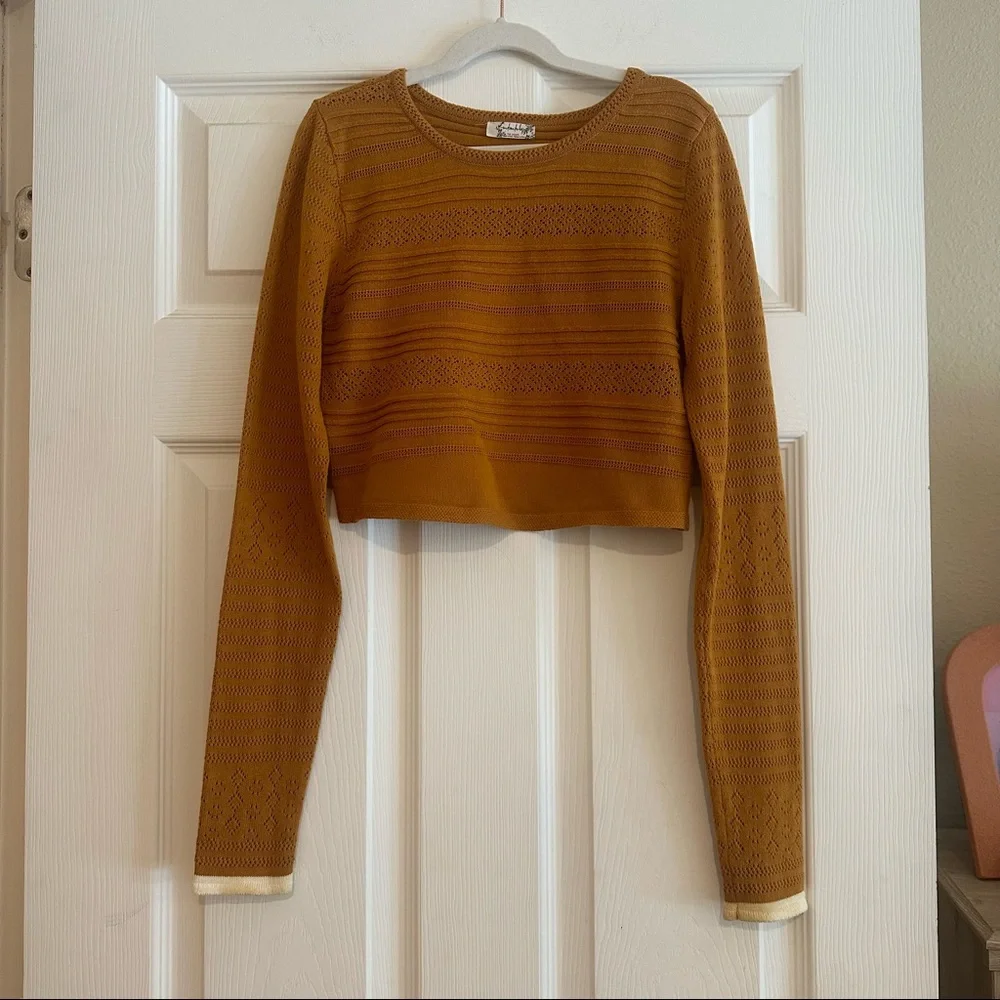 Free people crop crochet style long sleeve